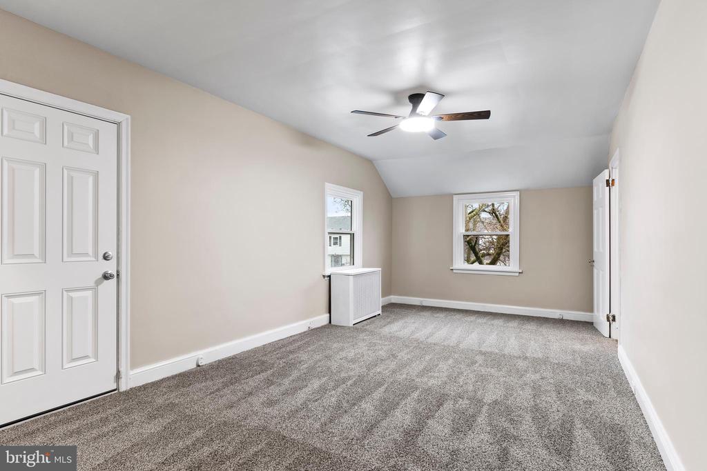 3102 SCHOOLHOUSE LANE
