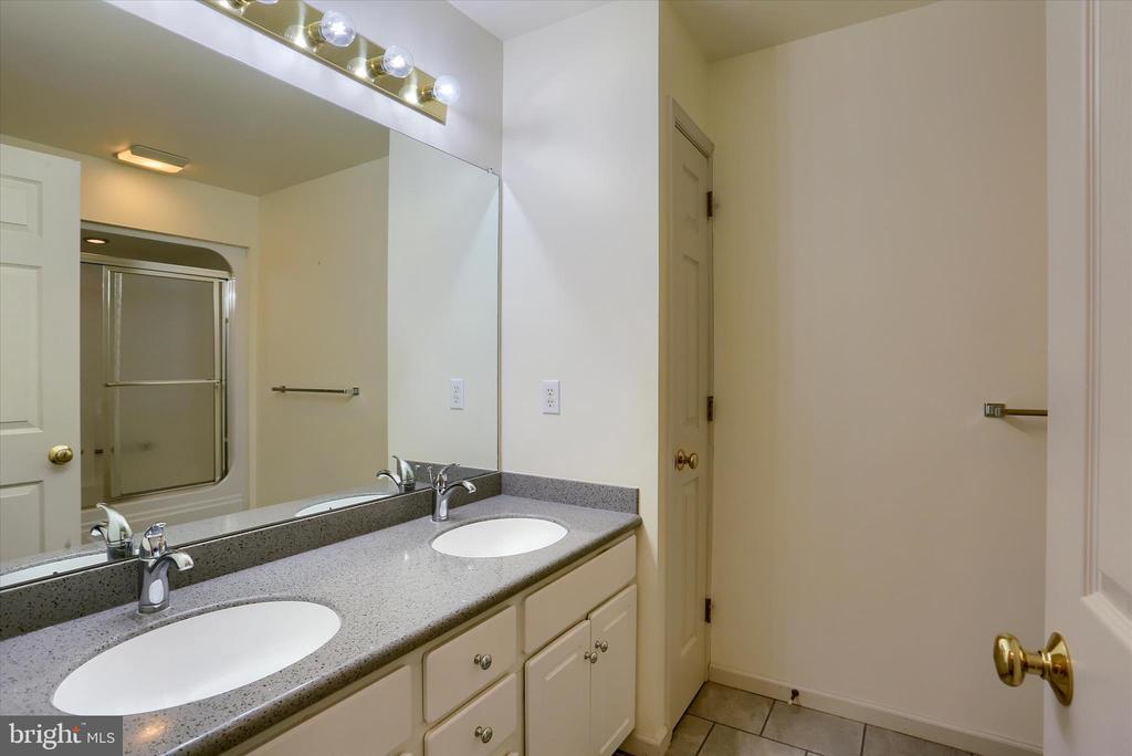 1195 CHERRINGTON LANE