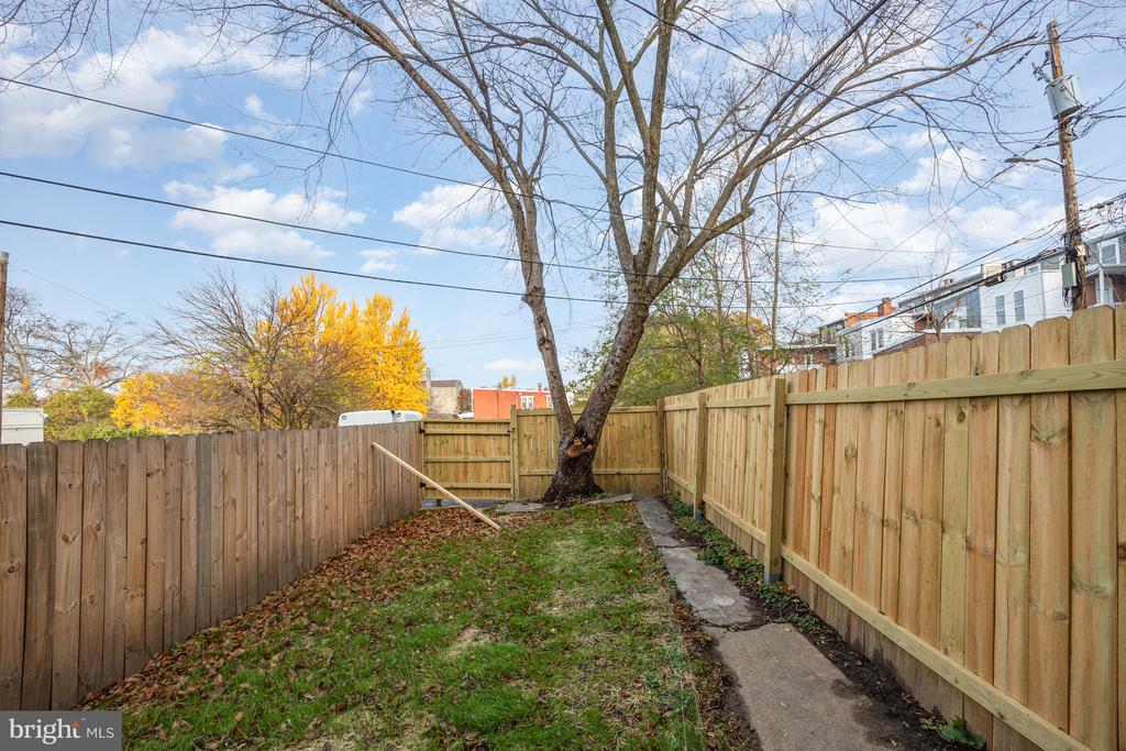 320 MACLAY STREET