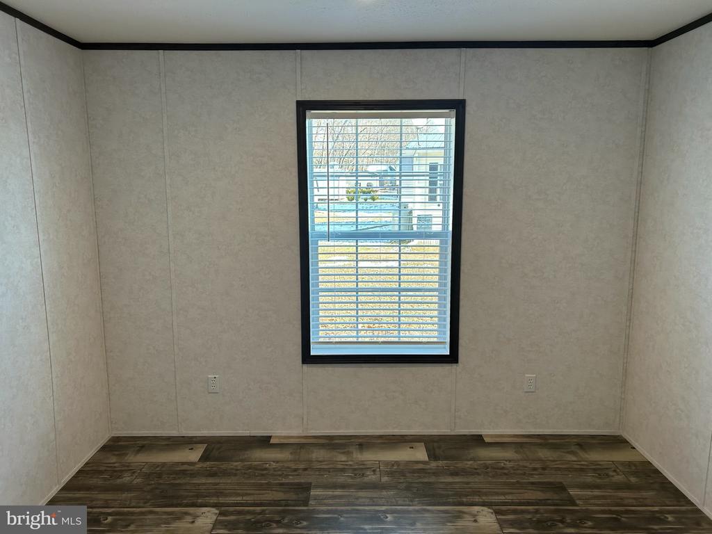 1 RAILWAY AVENUE