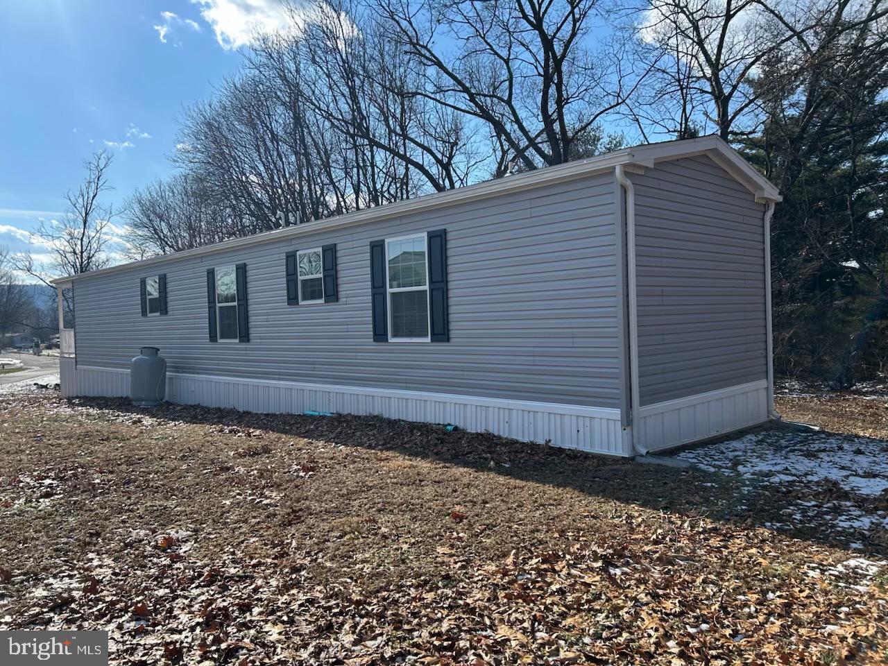 1 RAILWAY AVENUE