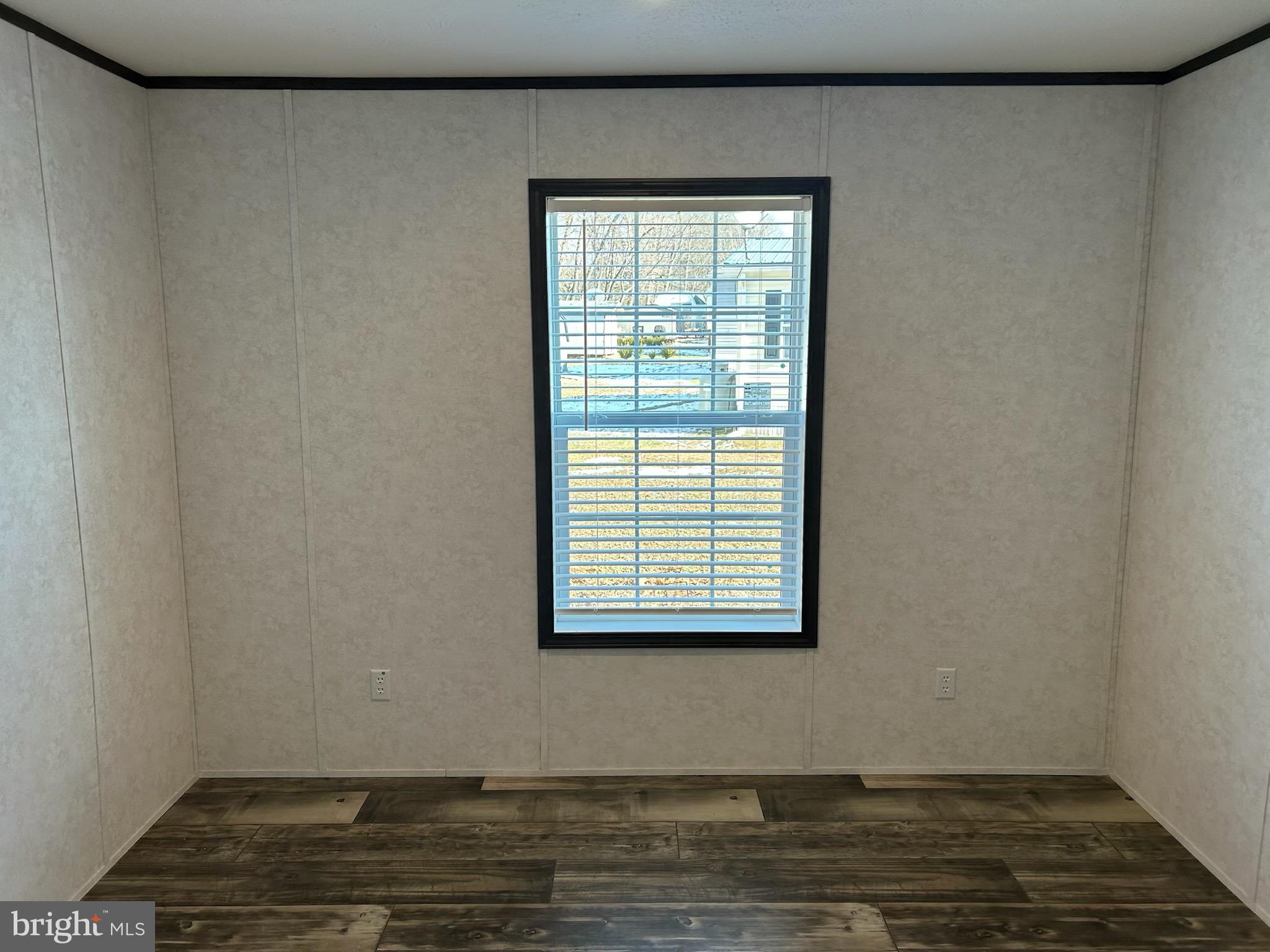 1 RAILWAY AVENUE