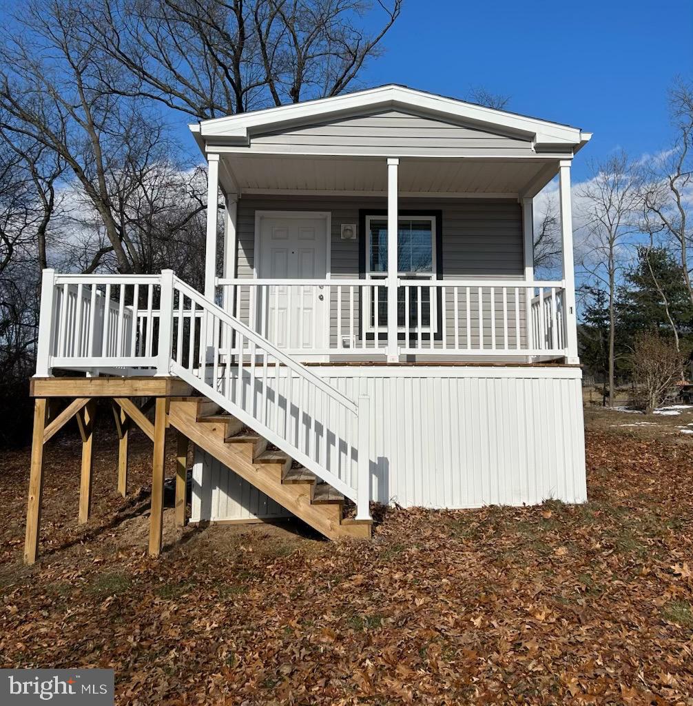 1 RAILWAY AVENUE