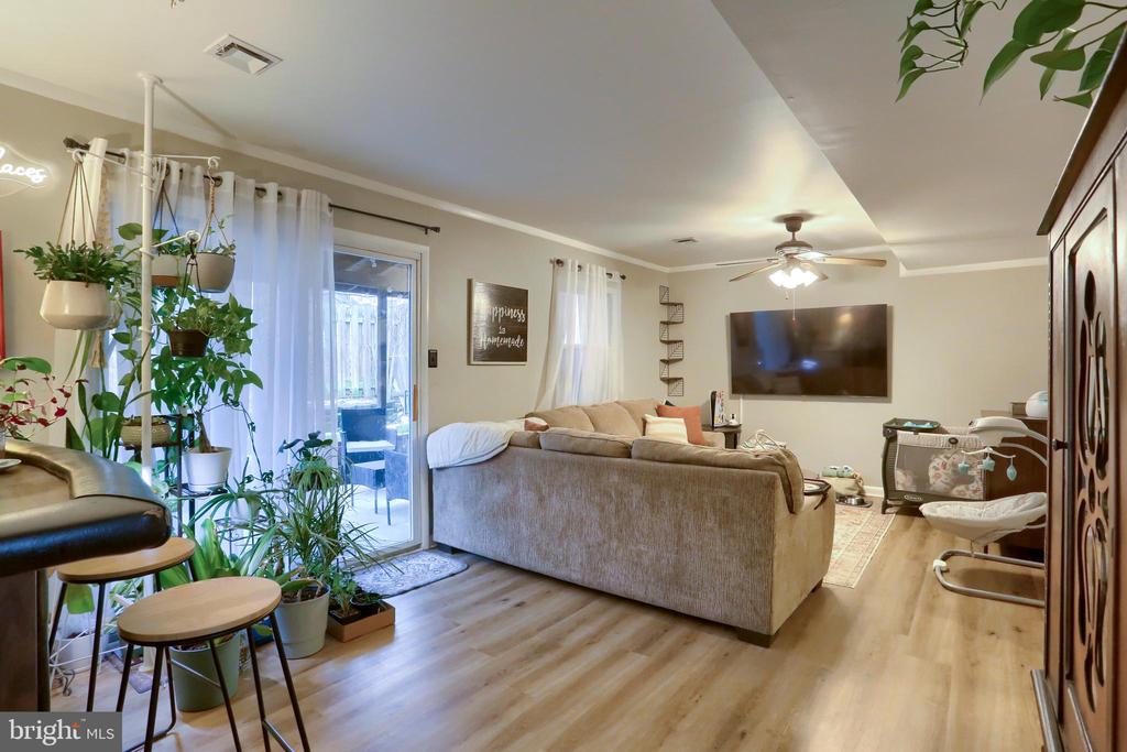 23 S 24TH STREET