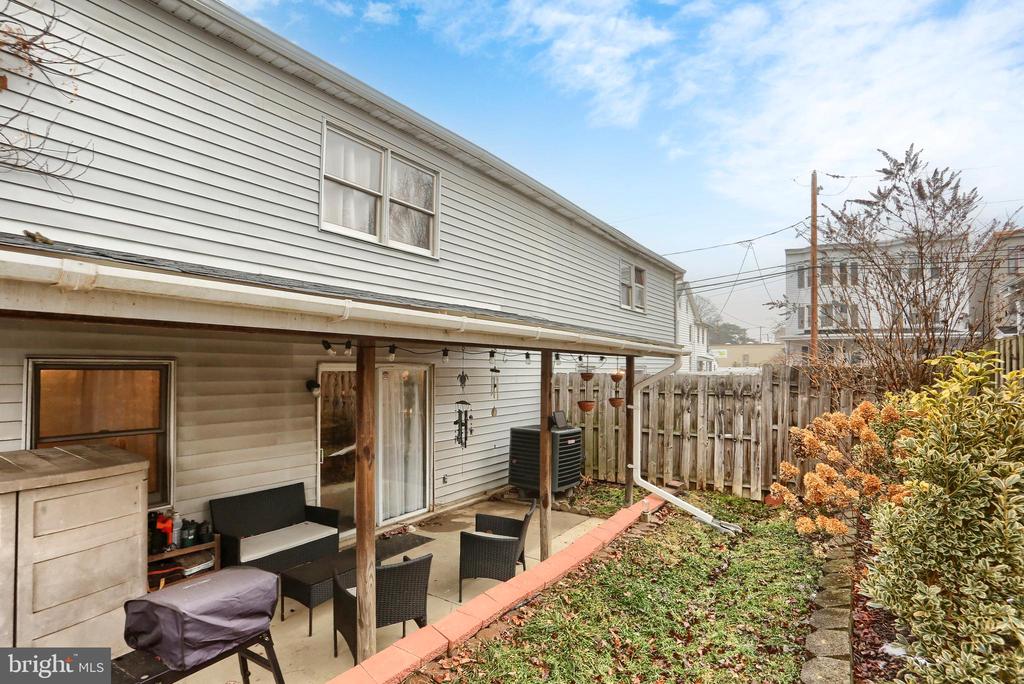 23 S 24TH STREET