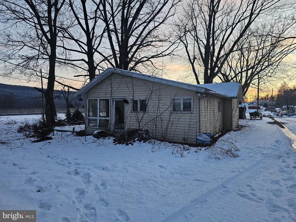 1054 WATER GAP LANE