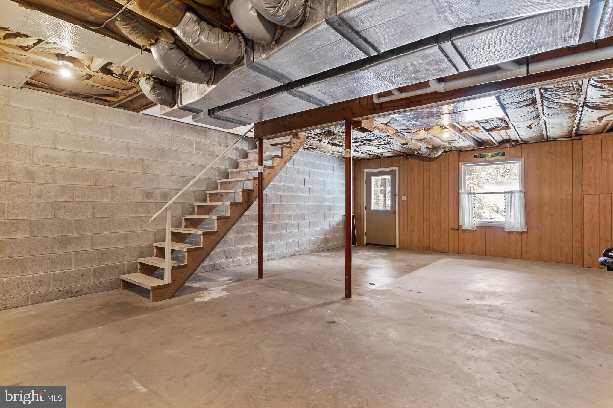 206 SCHOOLHOUSE LANE