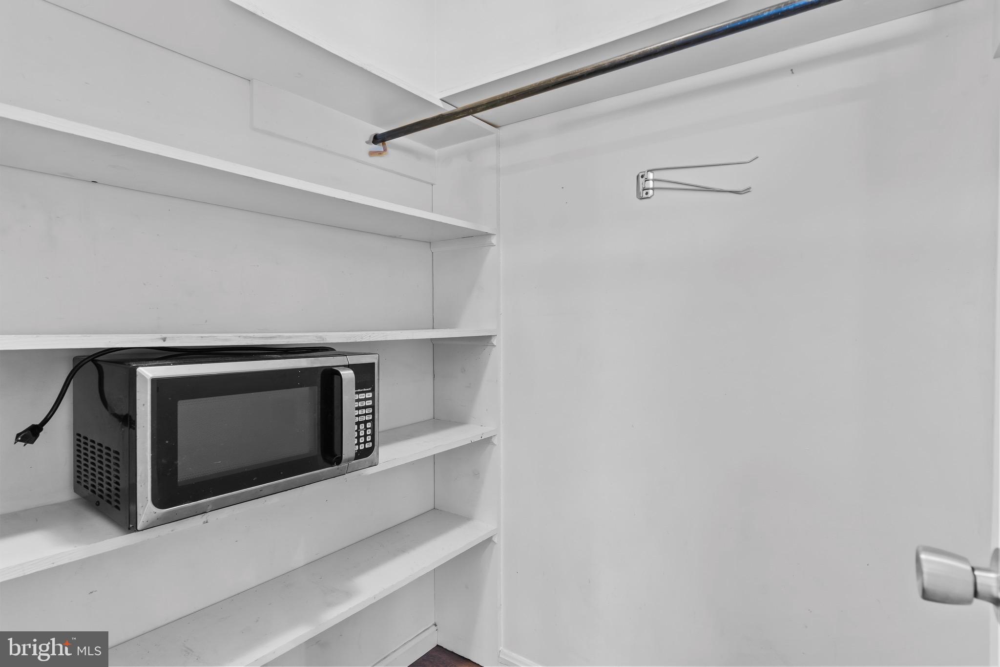 206 SCHOOLHOUSE LANE