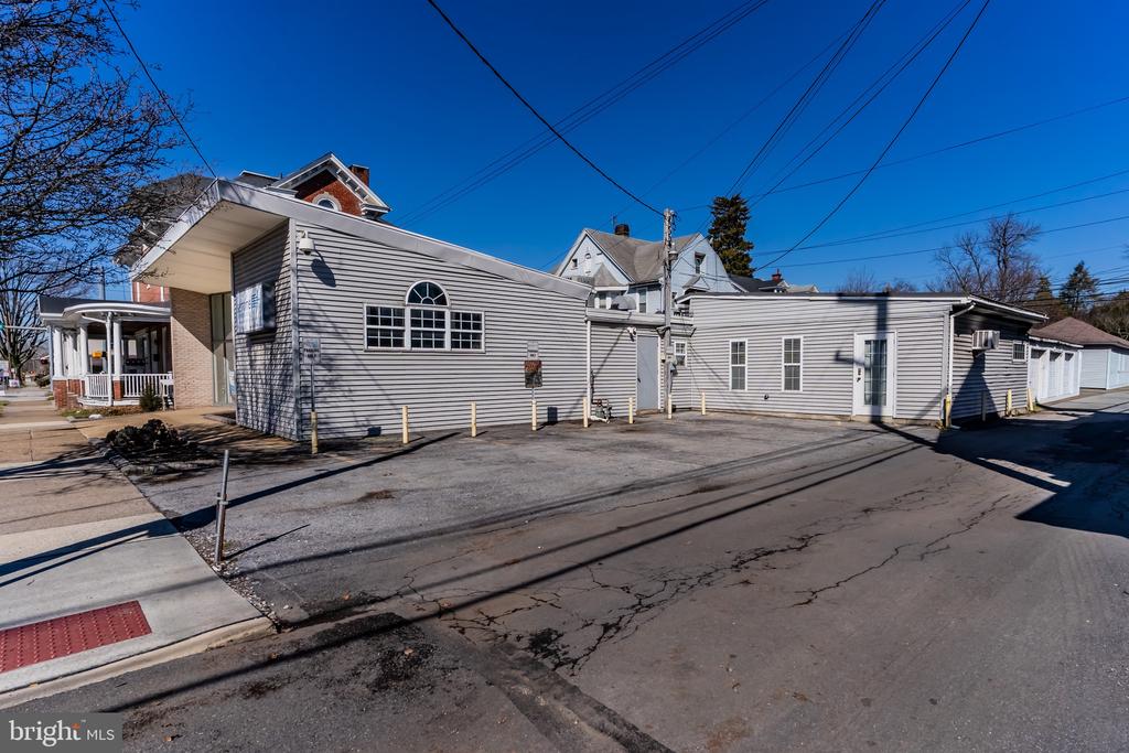 3510 DERRY STREET