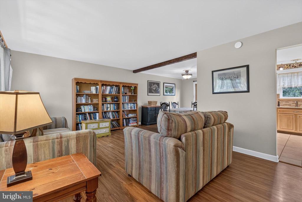 826 LARK DRIVE