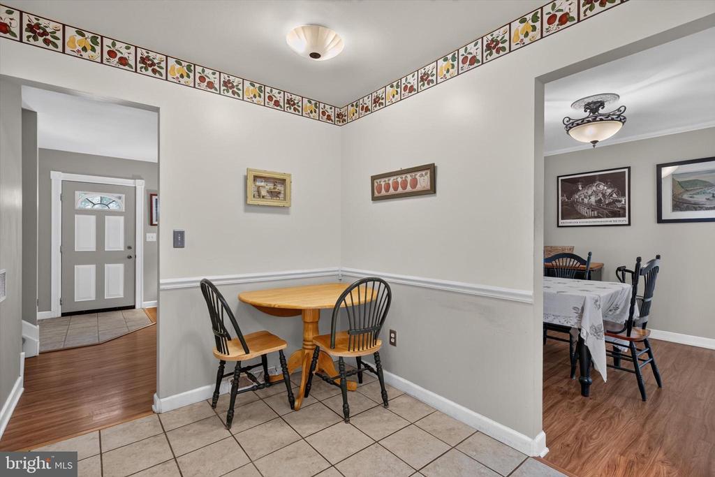 826 LARK DRIVE