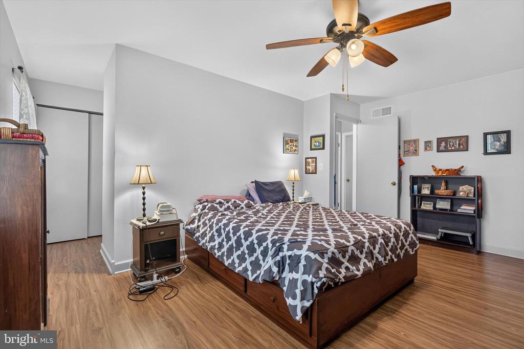 826 LARK DRIVE