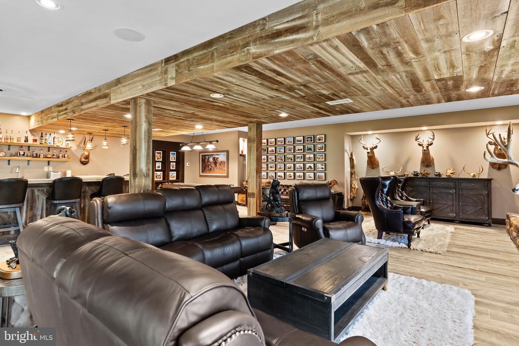 7111 FISHING CREEK VALLEY