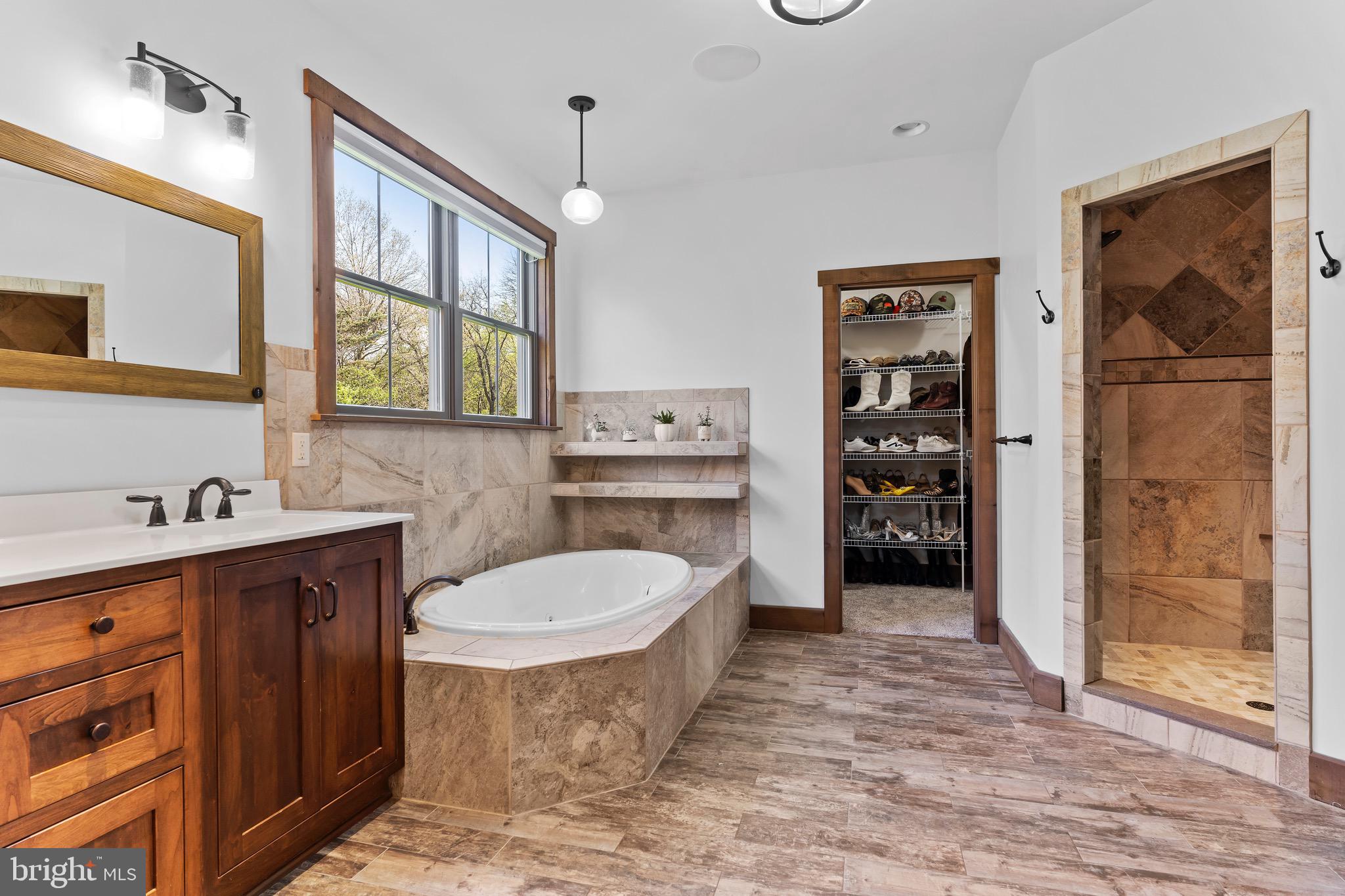 7111 FISHING CREEK VALLEY