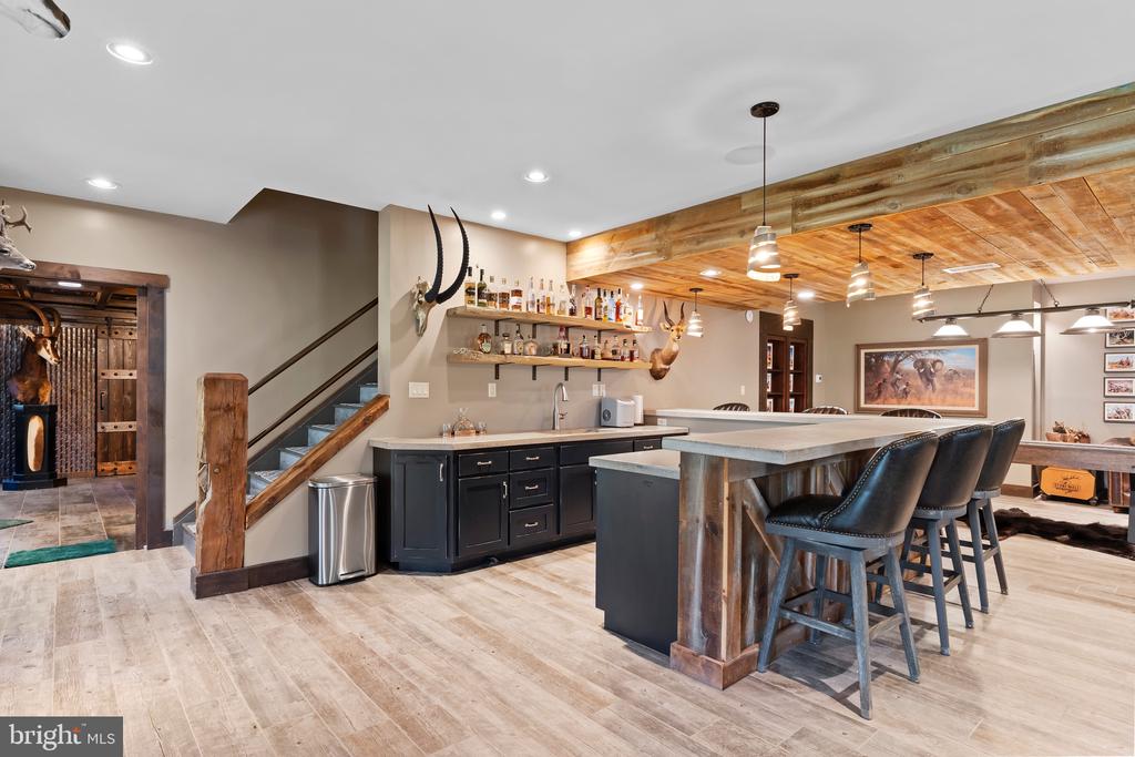 7111 FISHING CREEK VALLEY