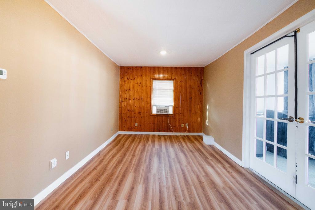 206 BEAVER ROAD