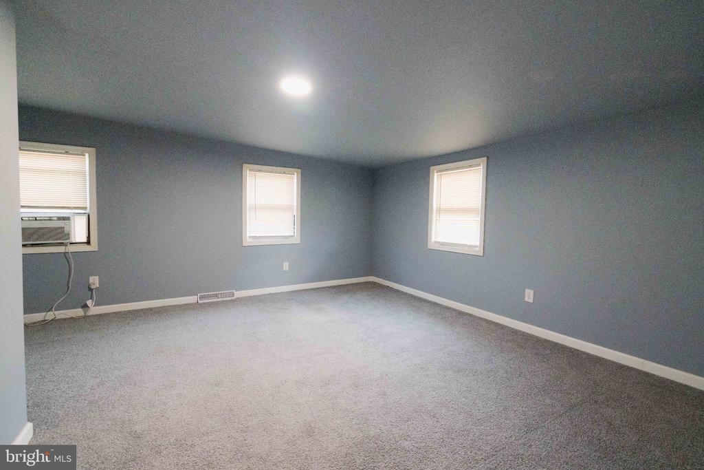 206 BEAVER ROAD