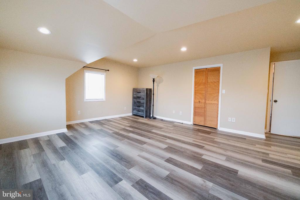 206 BEAVER ROAD