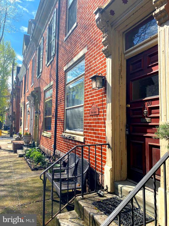 1520 PENN STREET