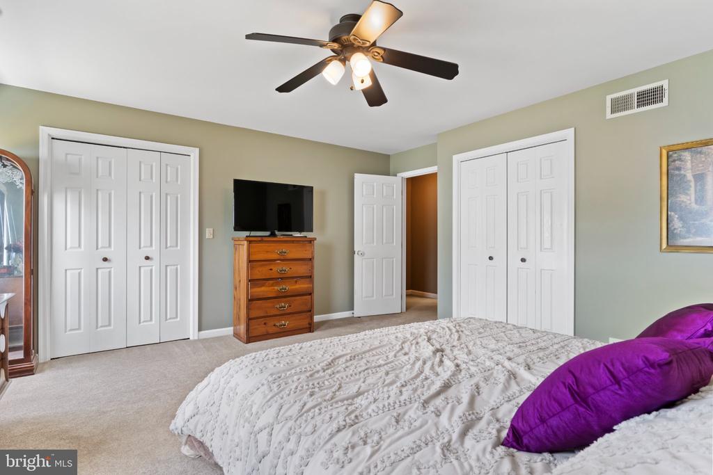580 BENTON COURT