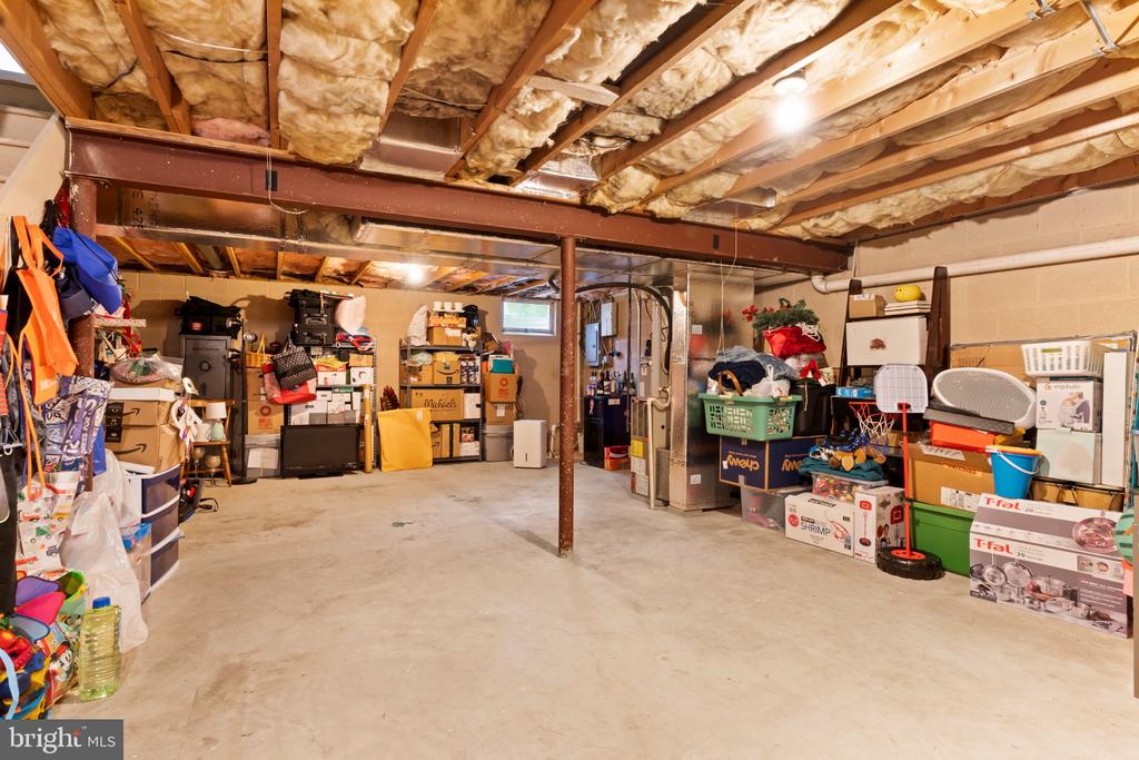 580 BENTON COURT