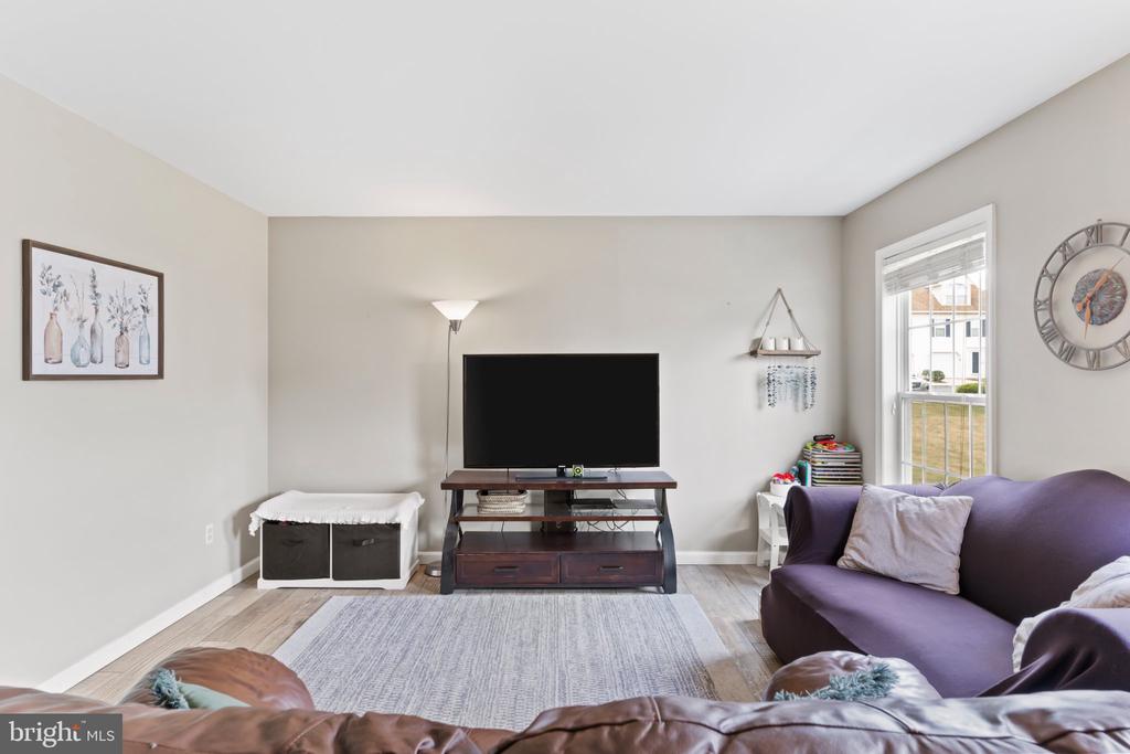 580 BENTON COURT