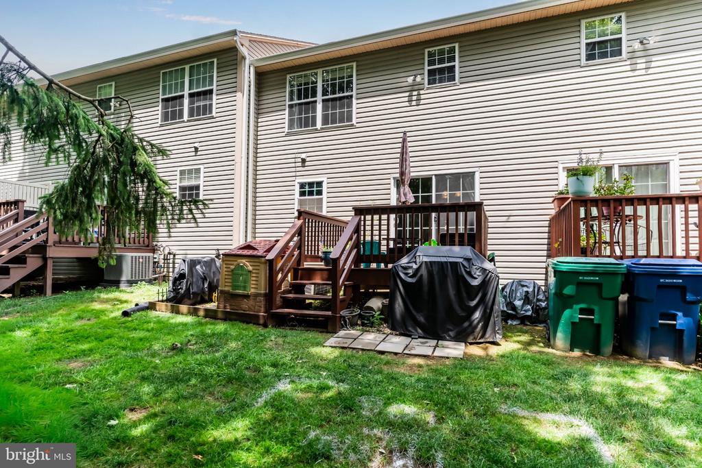 580 BENTON COURT