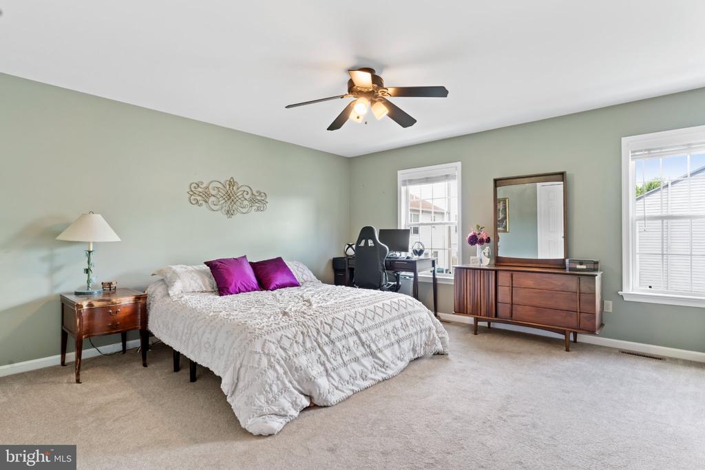 580 BENTON COURT