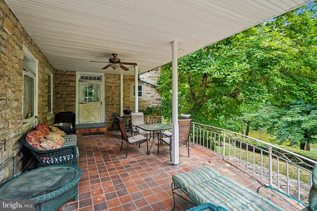 2201 BELLEVUE ROAD