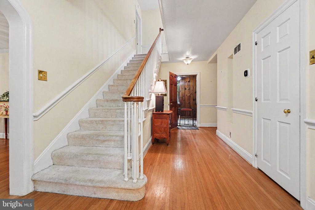 2201 BELLEVUE ROAD