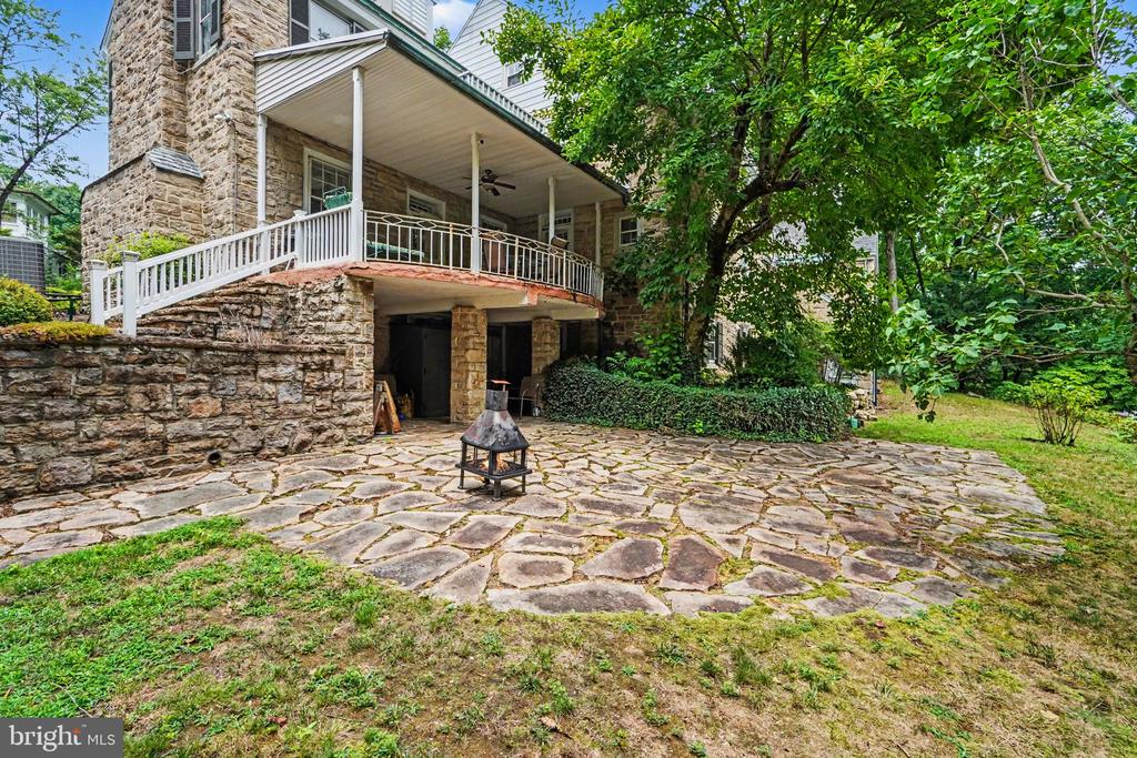 2201 BELLEVUE ROAD