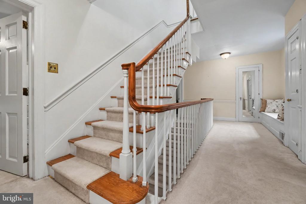 2201 BELLEVUE ROAD