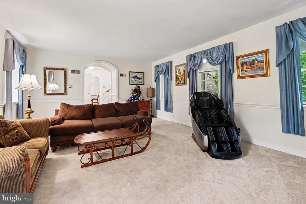 2201 BELLEVUE ROAD
