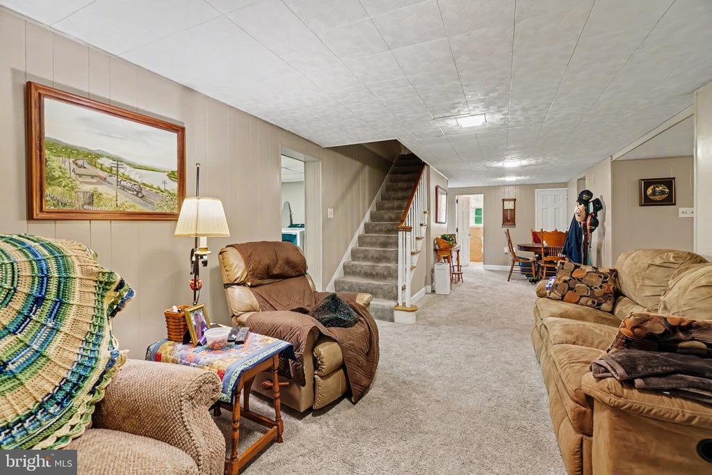 2201 BELLEVUE ROAD