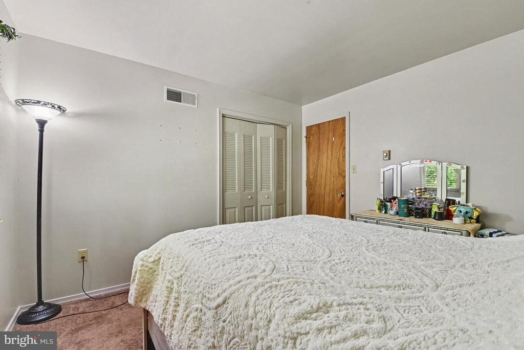1241 RIVERVIEW ROAD