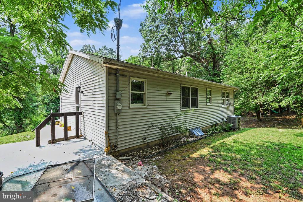 1241 RIVERVIEW ROAD