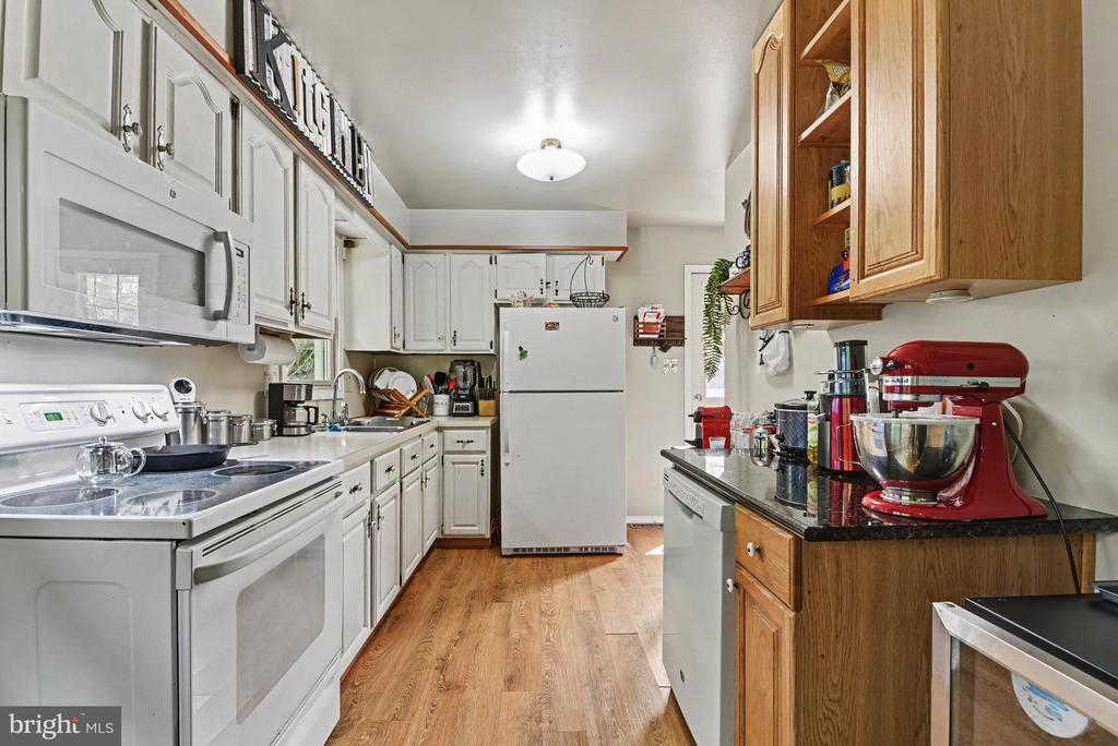 1241 RIVERVIEW ROAD