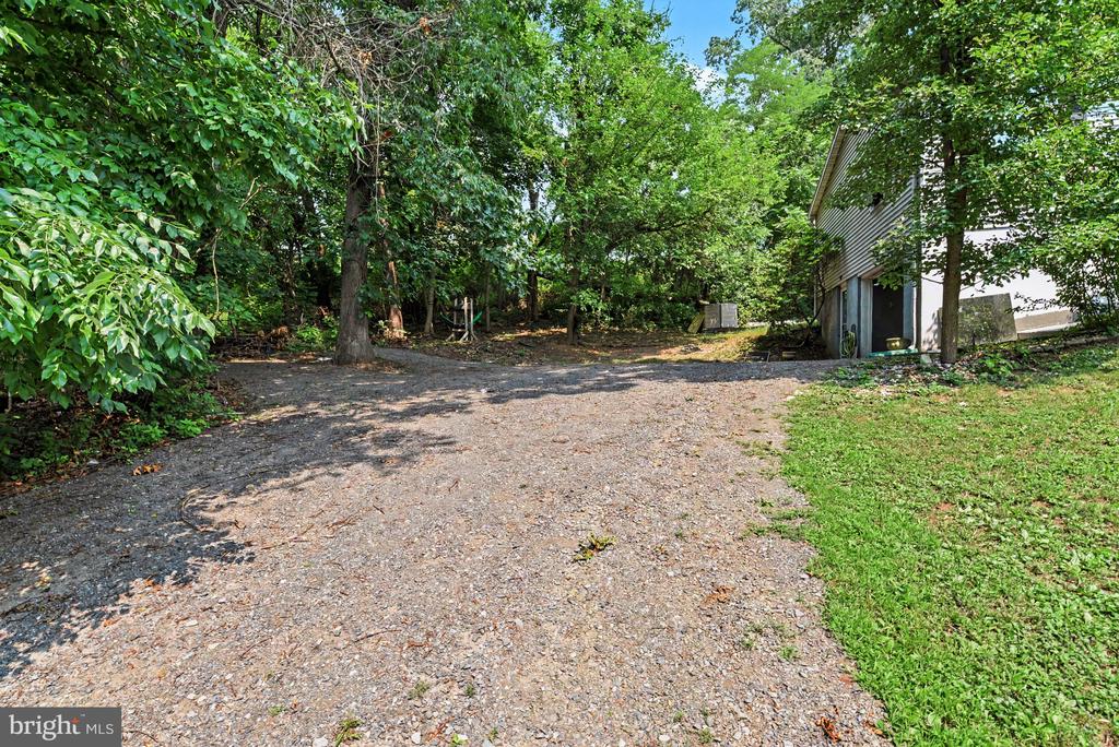 1241 RIVERVIEW ROAD