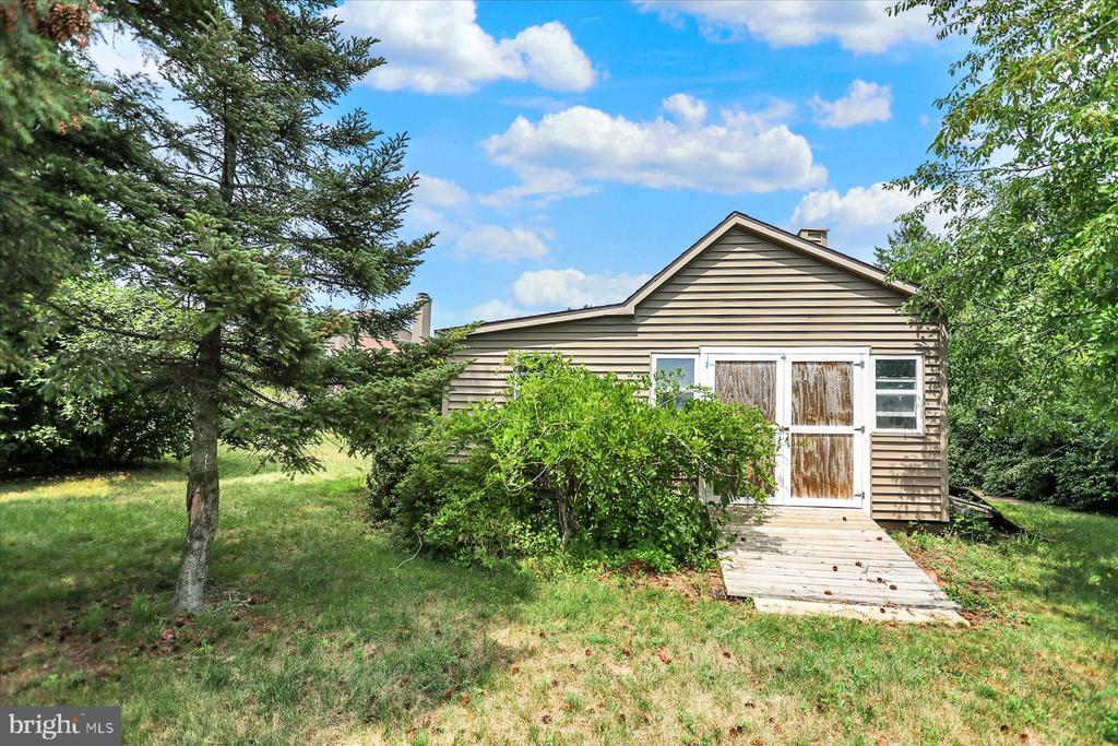 656 HOFFMAN DRIVE
