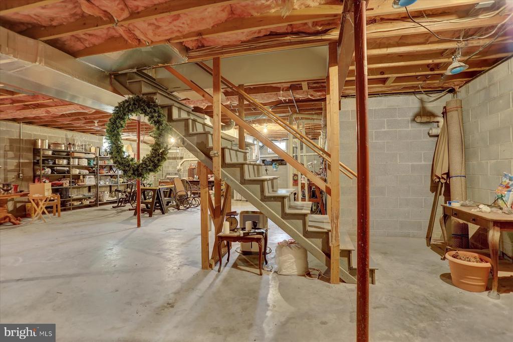 656 HOFFMAN DRIVE