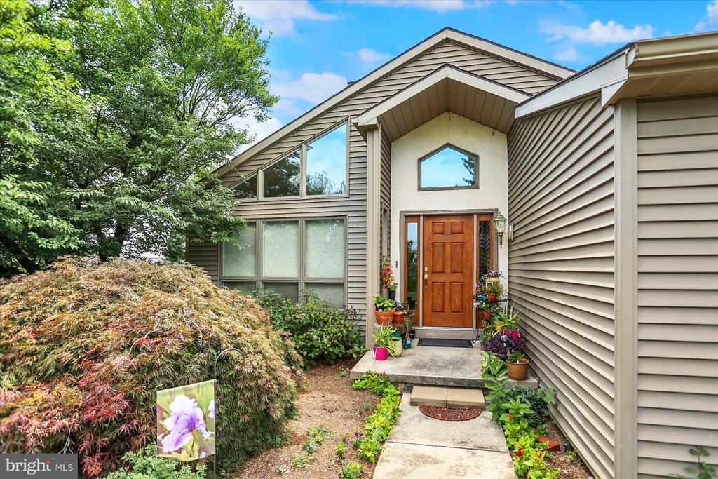 656 HOFFMAN DRIVE