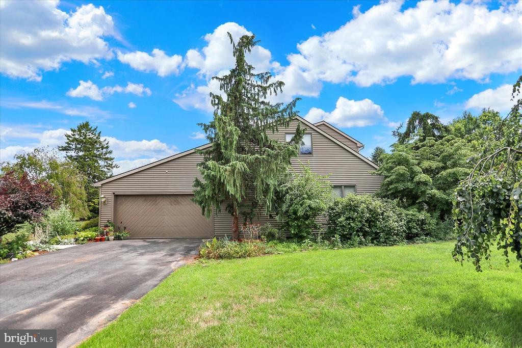 656 HOFFMAN DRIVE