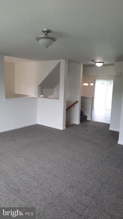 2441 NEWTOWN DRIVE