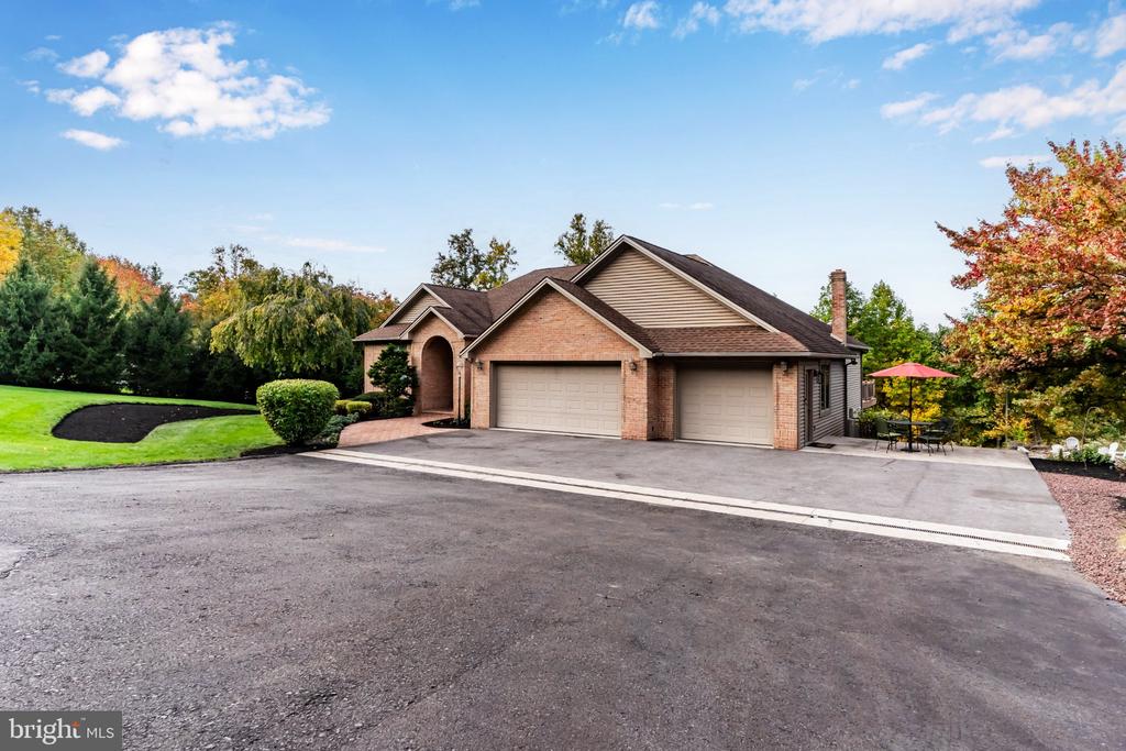 701 BLUE MOUNTAIN PARKWAY