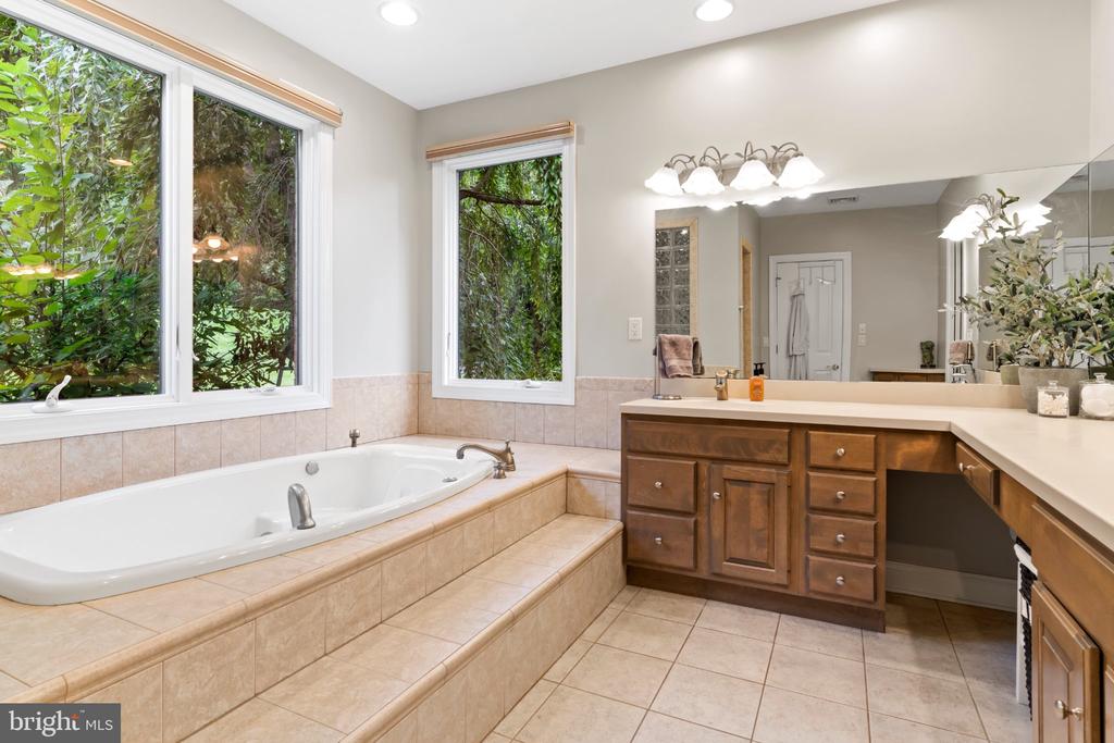 701 BLUE MOUNTAIN PARKWAY
