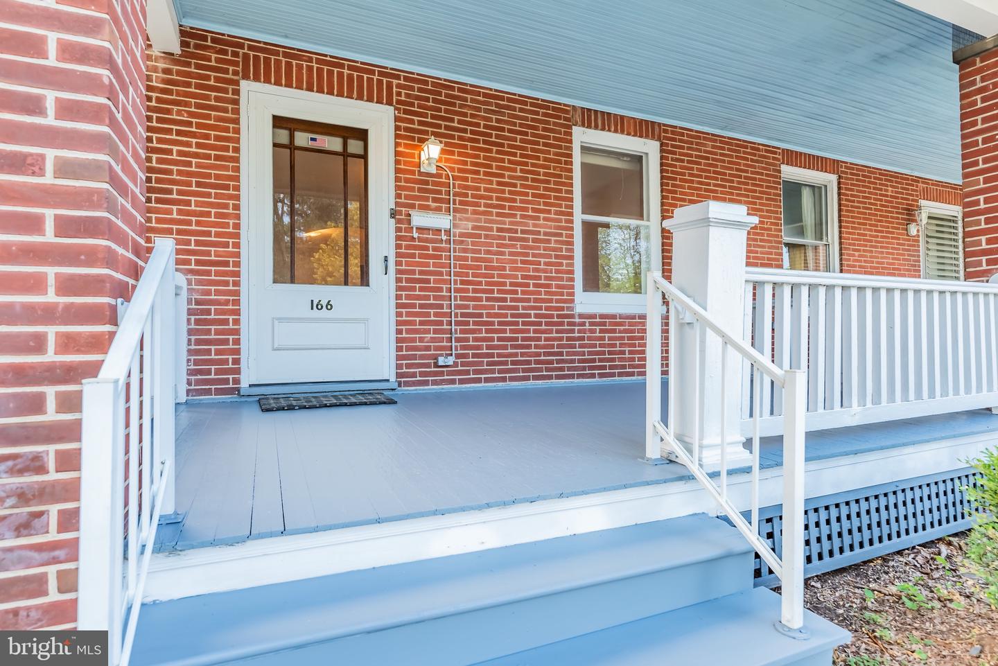 166 N Coldbrook Avenue