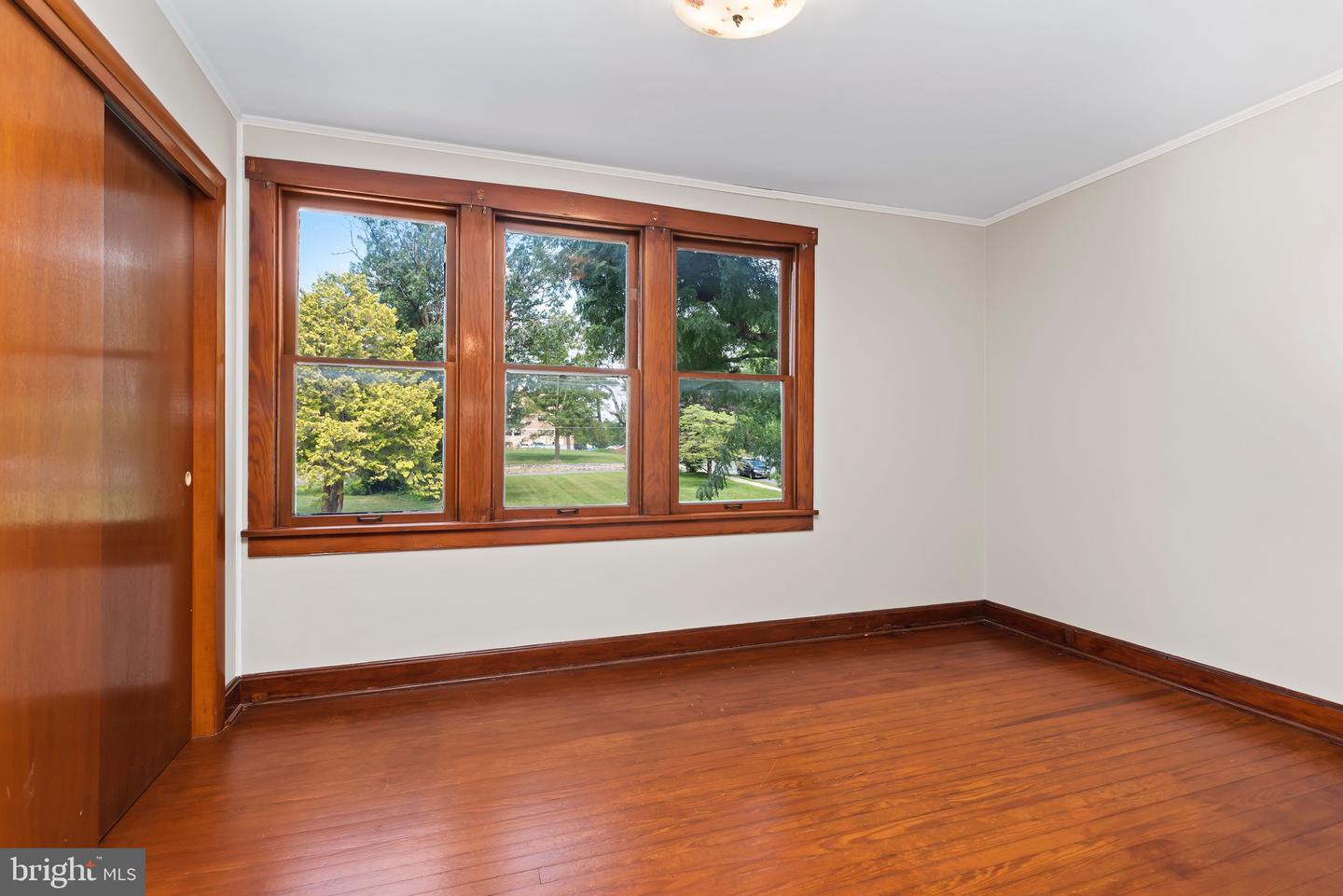 166 N Coldbrook Avenue