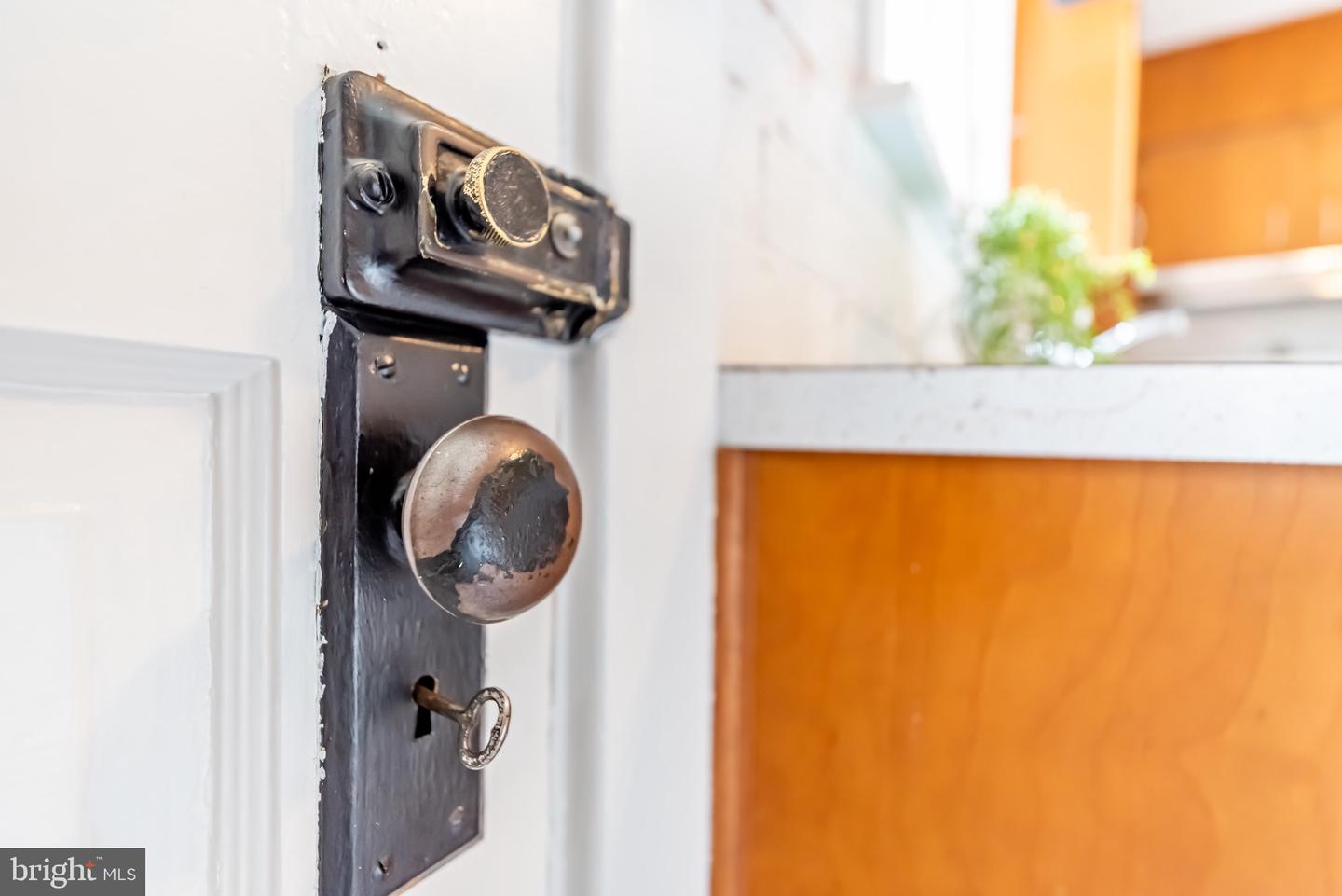 166 N Coldbrook Avenue