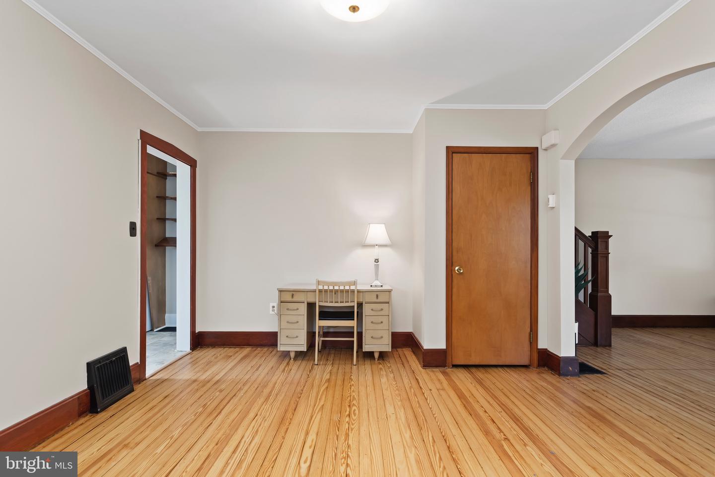 166 N Coldbrook Avenue