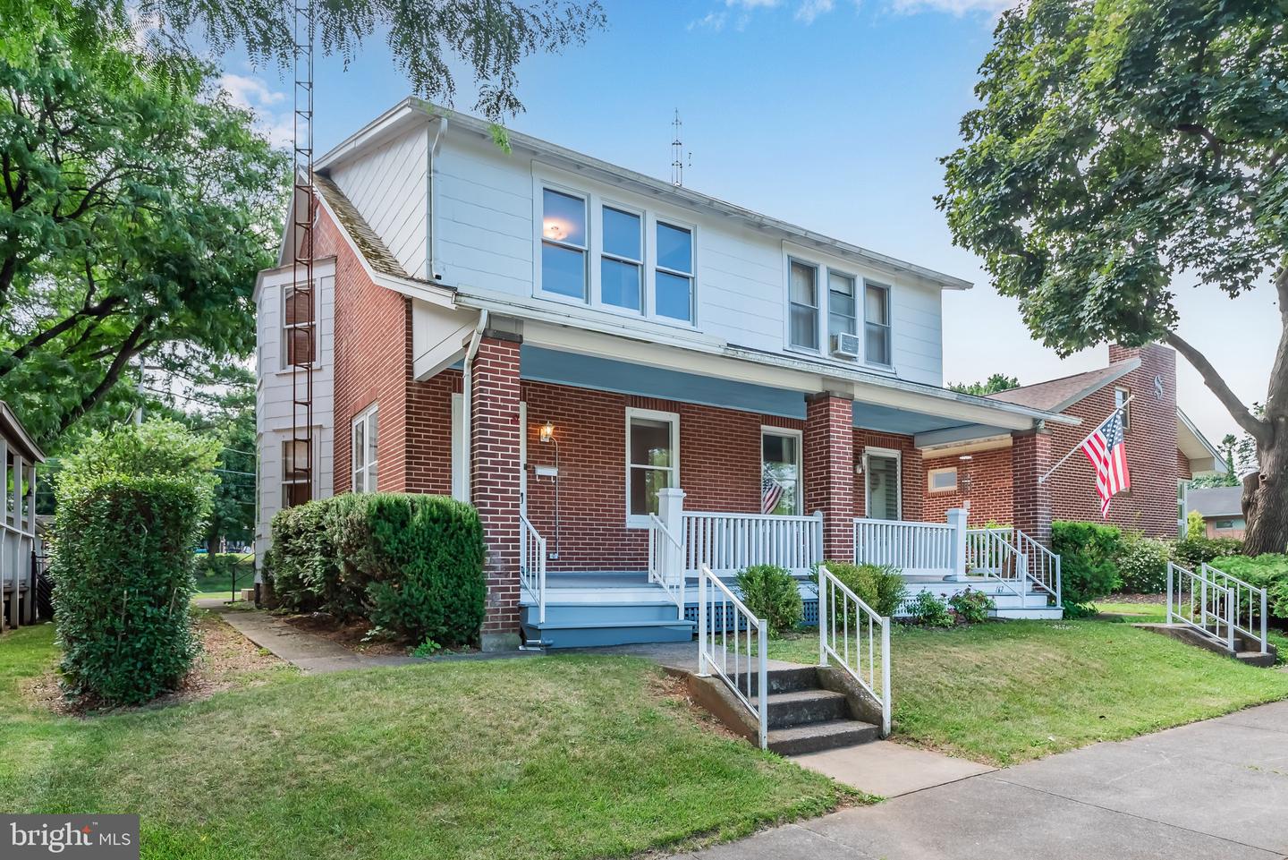 166 N Coldbrook Avenue